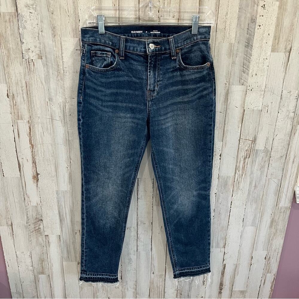 Old Navy Mid Rise Boyfriend Vina Wash Raw Hem